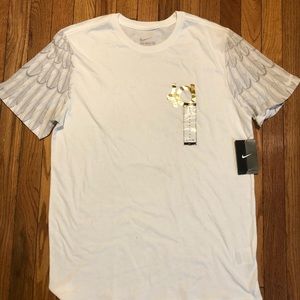 KD Vll Aunt Pearl Tee